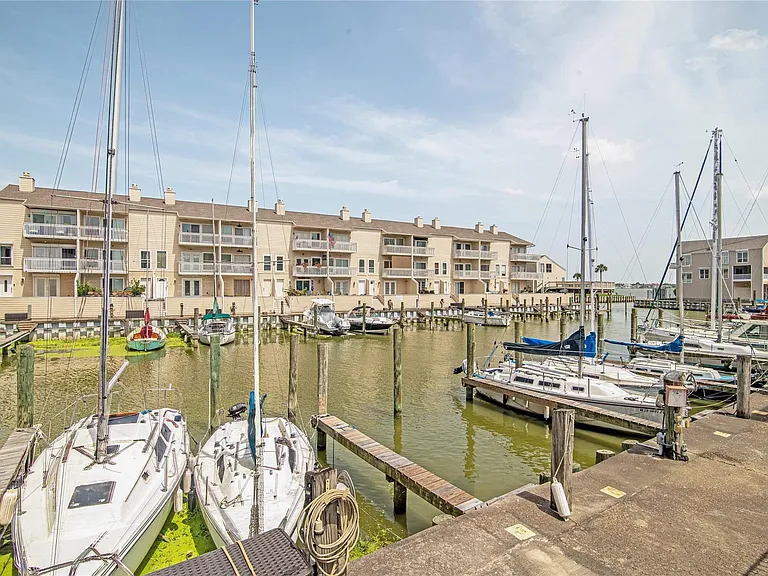 4747 Nasa Pkwy #206 — Photo 41