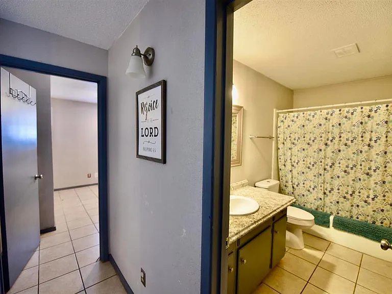 710 W Cantu St #4 — Photo 8