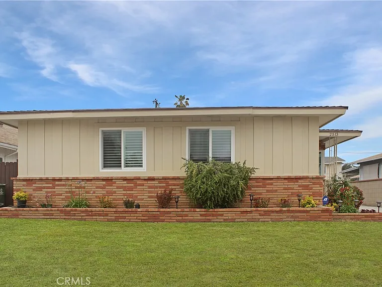 2513 Birch St — Photo 15