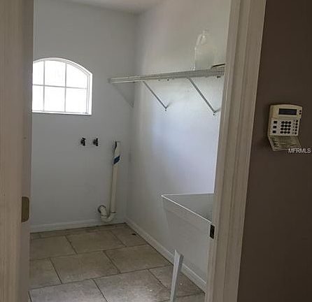 4th image of 1110 Breezy Knoll St
