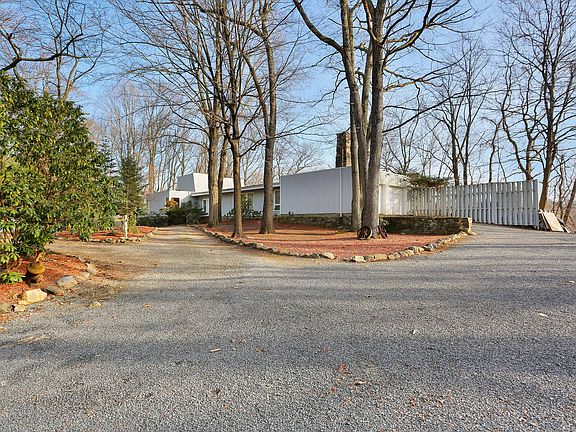 6 Norman Pl Armonk NY 10504-print-001-22-001-4200x2800-300dpi.jpg