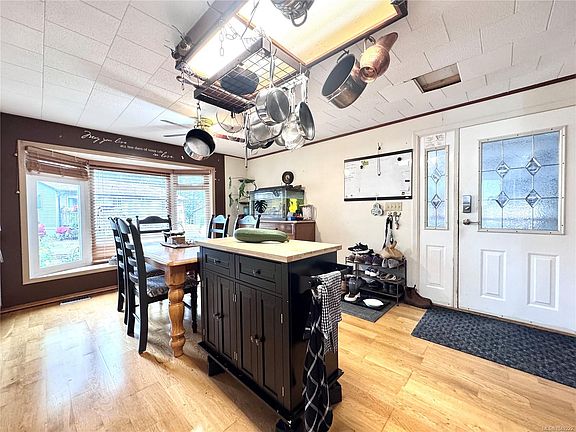 3rd image of 6225 Lugrin Rd #11