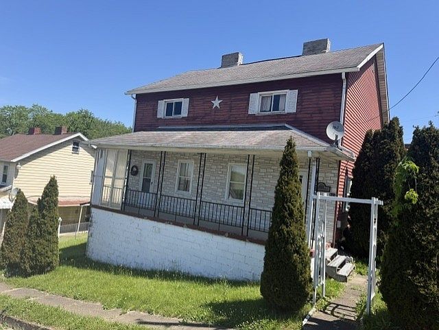 1st image of 940 2nd St
