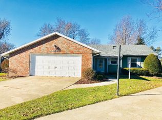 919 Birch Ln, Hoopeston, IL 60942
