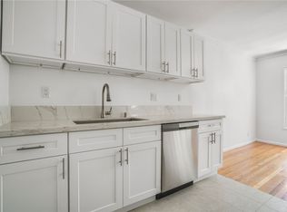 8563-8569 Holloway Dr., West Hollywood, CA 90069