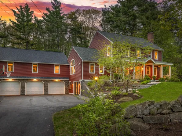 63 Dumbarton Oaks Road, Stratham, NH 03885