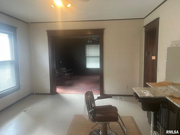 5th image of 332 N Clay St