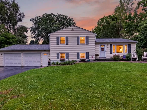 185 Woody Ln, Rochester, NY 14625