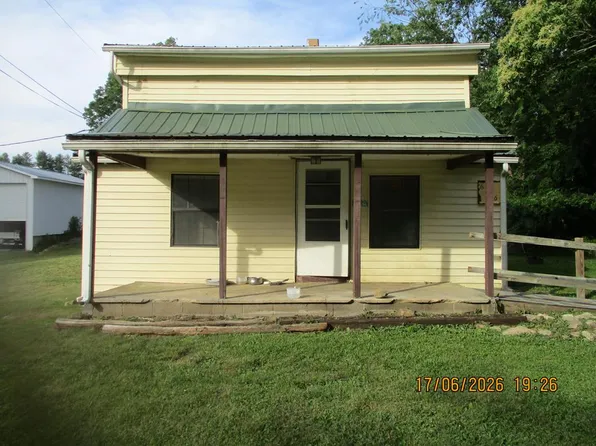 625 Stoney Battery Rd, Marion, VA 24354