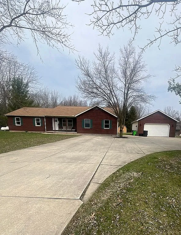 8619 Crow Rd photo 1