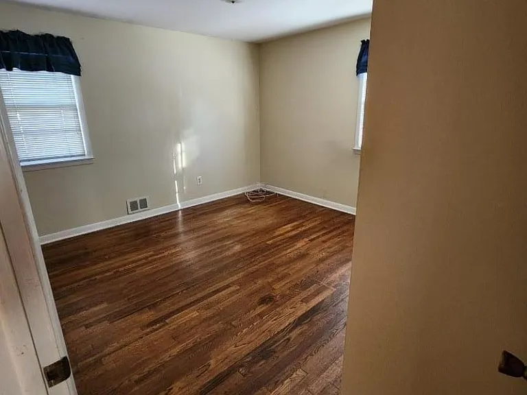 2105 Murray Ave — Photo 11