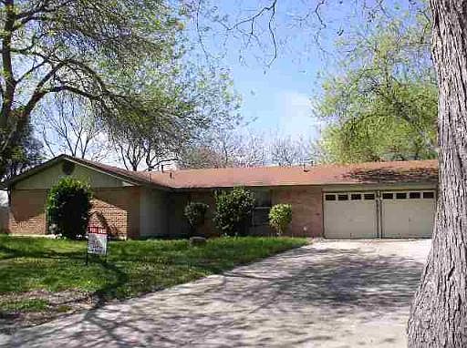 1st image of 7427 CASTLEWOOD DR