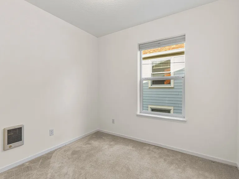 7 NE Morris St — Photo 17