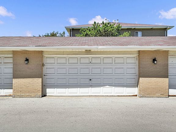 2nd image of 4217 W 76th St APT 303
