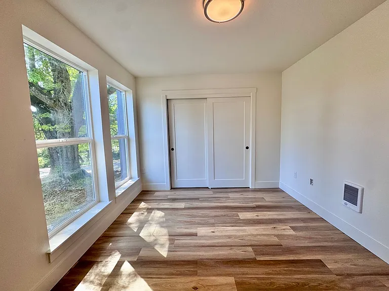 Brand New, Beautiful Townhomes! 2 & 3 Bedrm Units Available — Photo 54