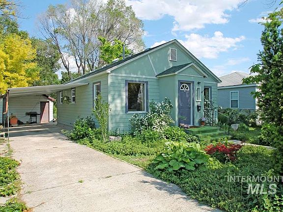 3rd image of 812 Fern St