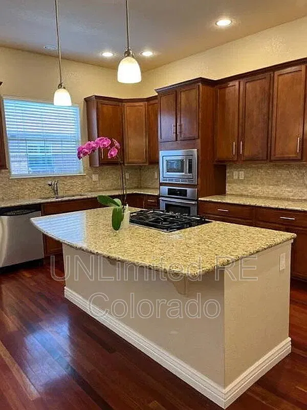 3 bed, 2131 sqft, $3,650 — Photo 2