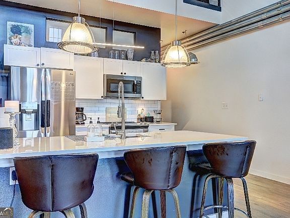 4th image of 260 18th St NW #10302