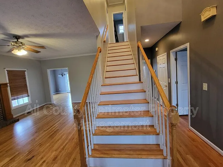 653 Glenn Gee Rd — Photo 6