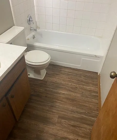 210 NW North St #4 — Photo 6