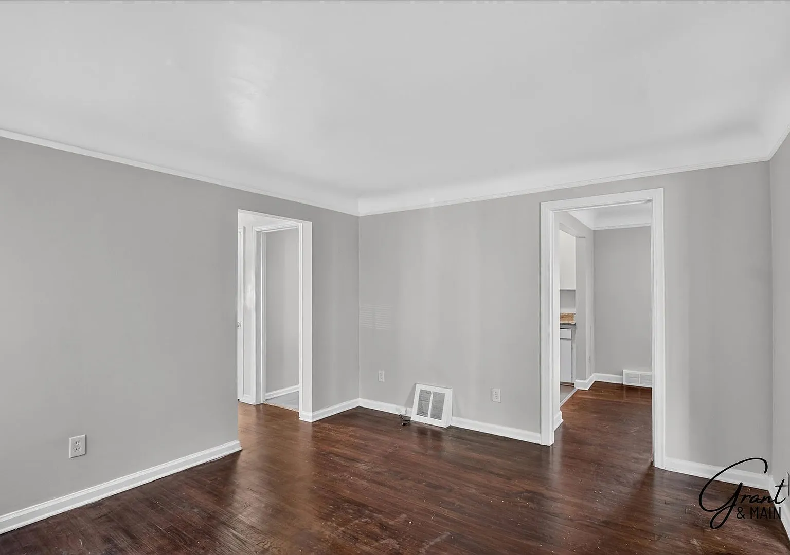 $1,400 3 Bedroom - 1 Bath - Redford — Photo 3