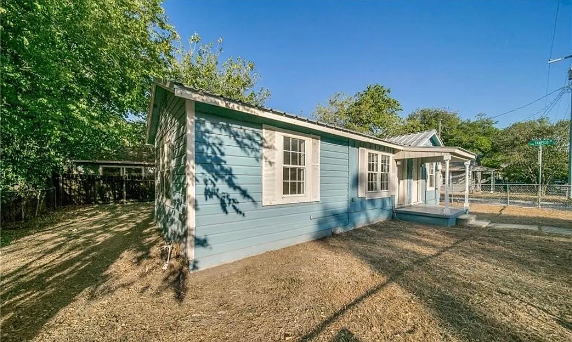 2 bed, 810 sqft, $1,000 — Photo 3