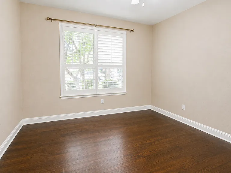 4453 Red Barn Dr — Photo 24