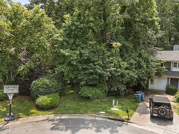 3rd image of 16 Marchmont Court