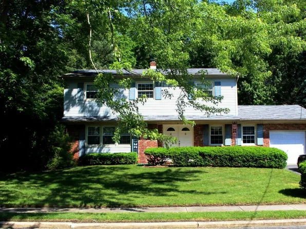 9 Underhill Rd, Howell, NJ 07731