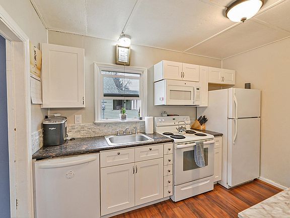 3rd image of 4127 N Martin St