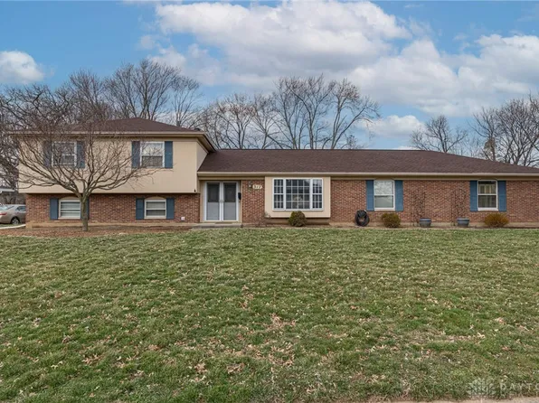 317 Blackstone Dr, Dayton, OH 45459
