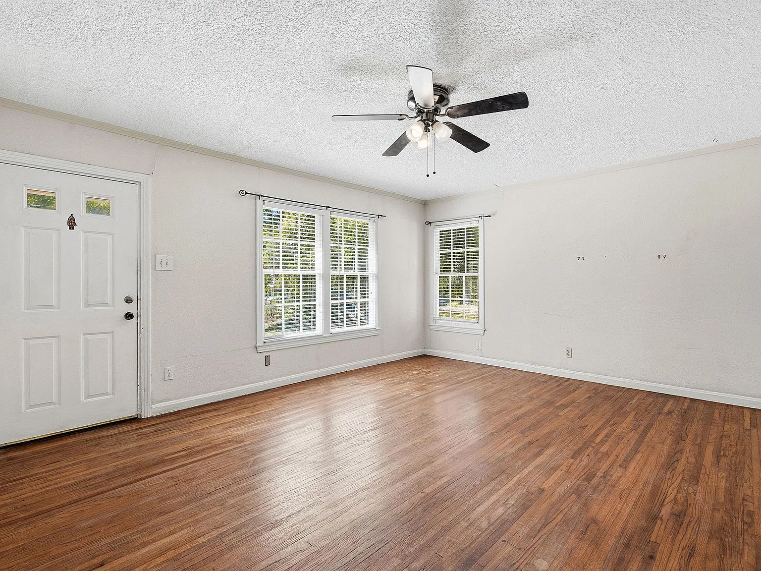 2 bed, 1.0 bath, 952 sqft, $2,450 — Photo 3