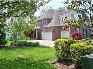 4097 Manor Oaks Ct, Export, PA 15632