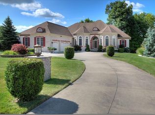 1054 Mimosa Dr, Macedonia, OH 44056
