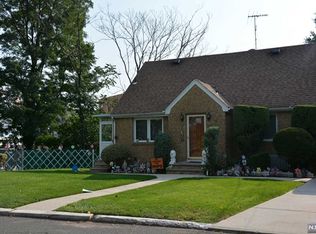 602 Longview Pl, Hasbrouck Heights, NJ 07604