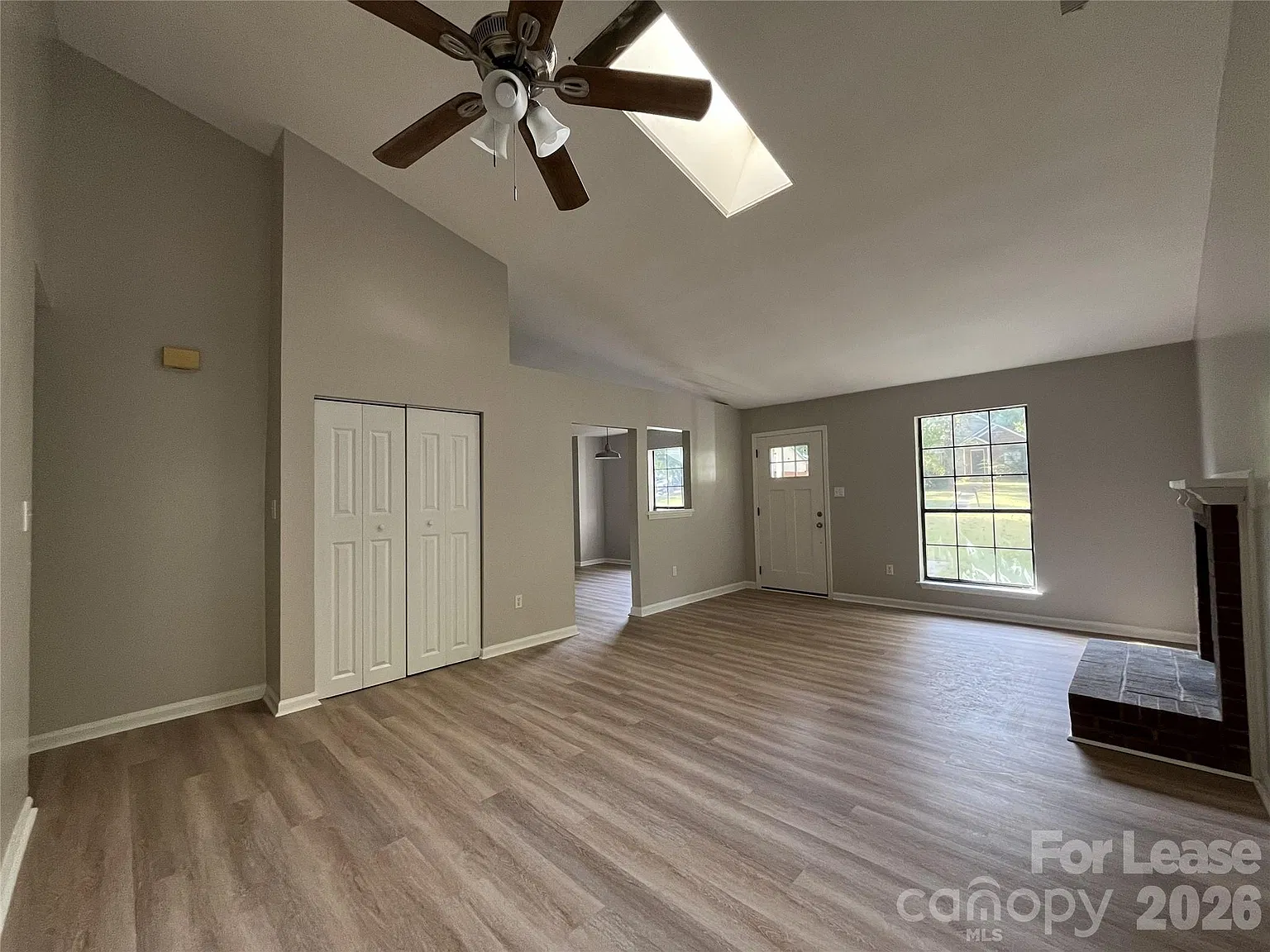 3 bed, 2.0 bath, 1272 sqft, $1,750 — Photo 3