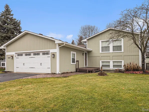 5337 Weston Ct, Commerce Township, MI 48382