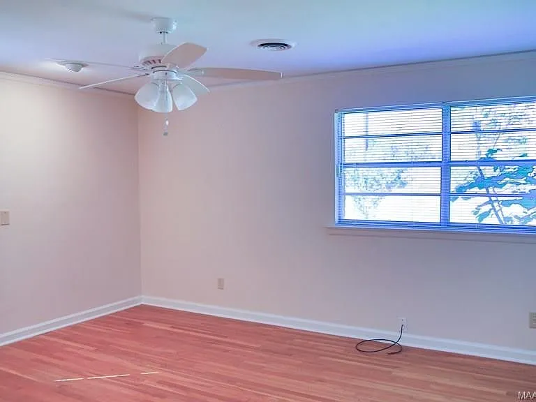 3892 Johnstown Dr — Photo 9