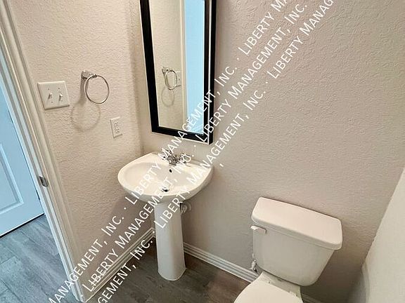 4th image of 1822 Gabby Cole Ln
