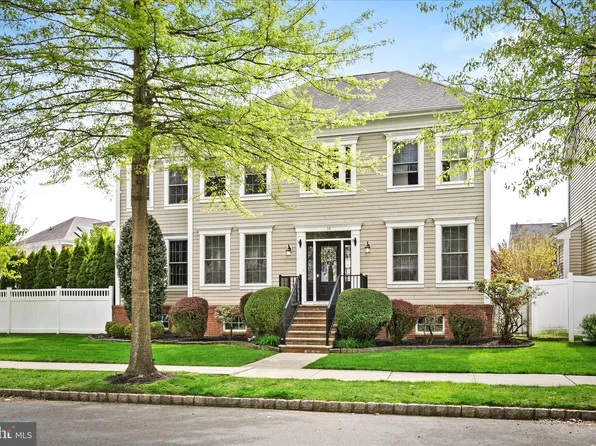 34 McCabe St, Robbinsville, NJ 08691