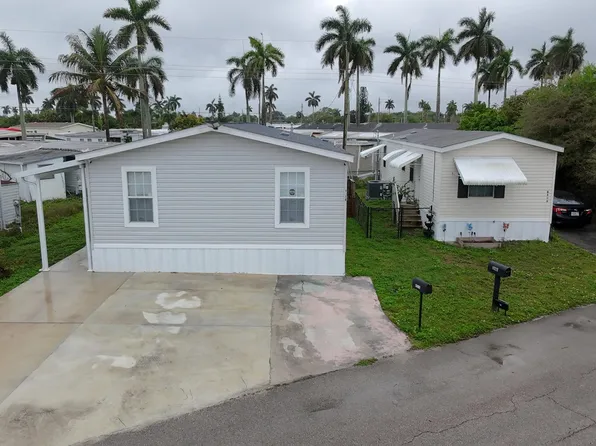 8516 SW 17th Court, Davie, FL 33324