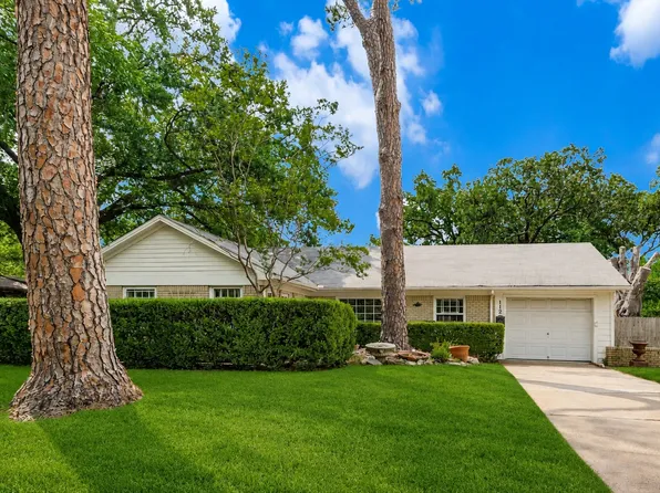 112 W Ireland Dr, Irving, TX 75062