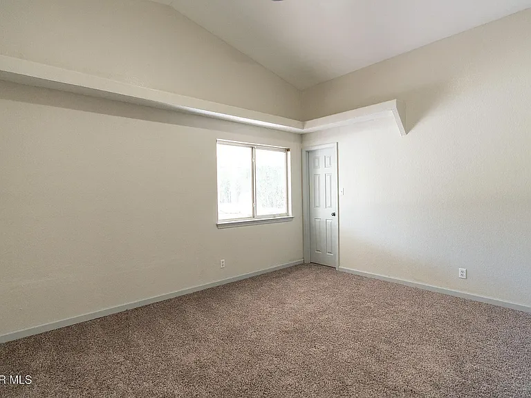 1338 John Phelan Dr — Photo 10