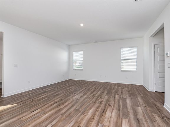 5th image of 600 W Michigan St