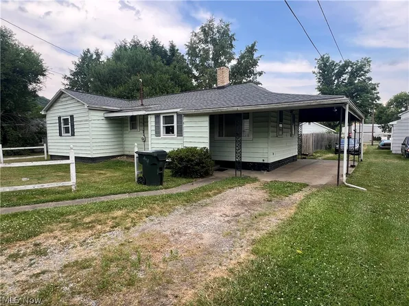 2116 Herbert St SE, New Philadelphia, OH 44663