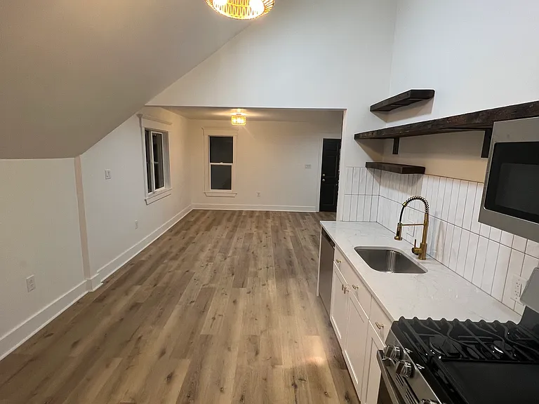 1407 Center St #B — Photo 1