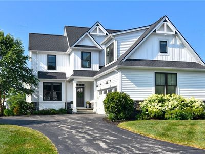 7319 Villa Rdg, Chagrin Falls, OH, 44023