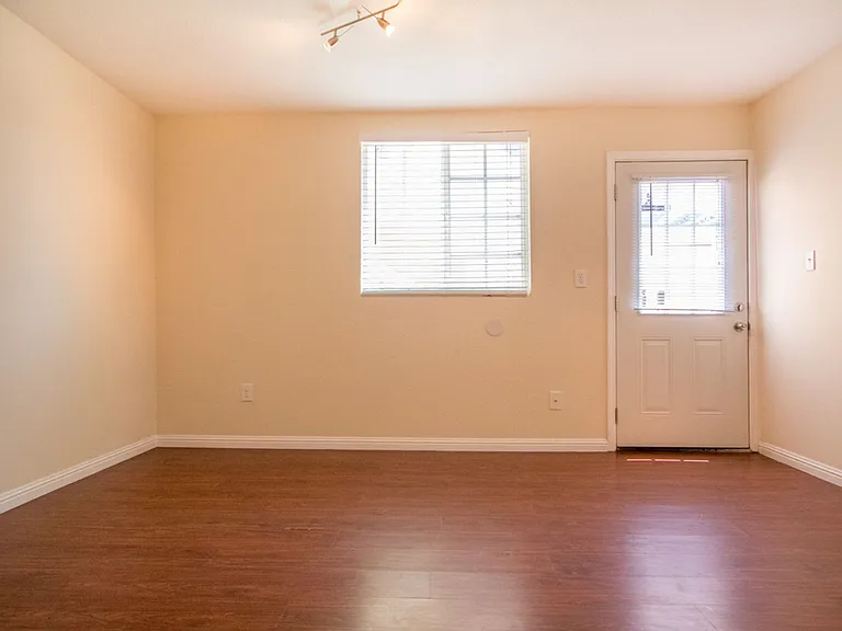Conveniently Close to the Beach & Bay From This 1 Bed/1 Bath in Mission Beach! — Photo 4