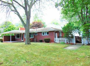 33 E Sharlear Dr, Essexville, MI