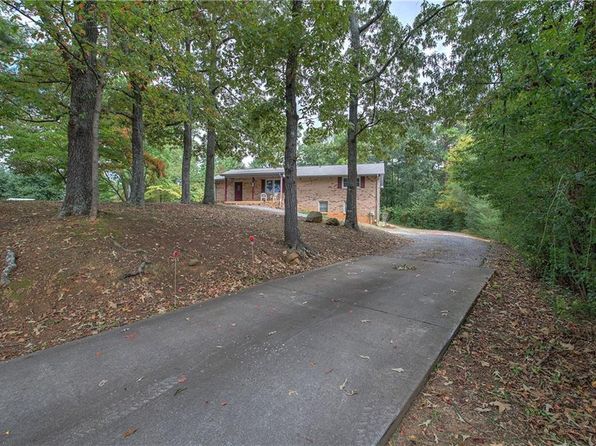 72 Bishop Dr NW, Cartersville, GA 30121